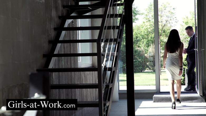 Girls At Work: Perselingkuhan diam-diam sama sekretaris super hot