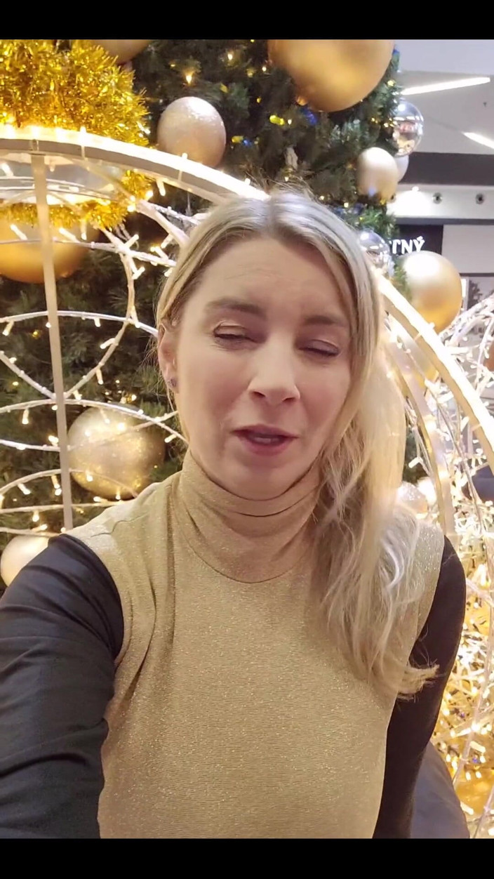 Katerina Hartlova: Moi kochani fani, chciałbym skorzystać z okazji i bardzo podziękować...