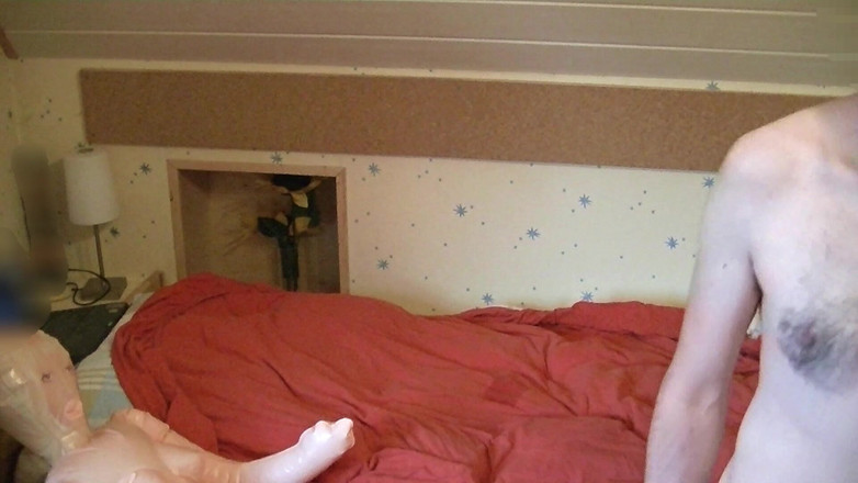 Mark Hannes: Creampie sexdoll cama foda masturbação