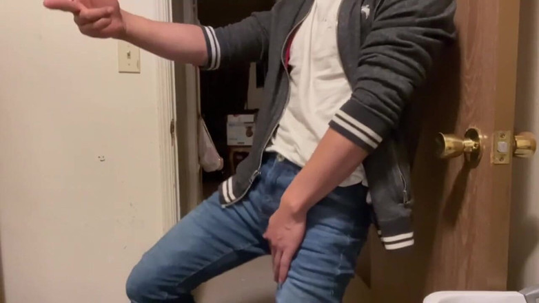 Xooshua (xblue18): 他们和好朋友的女友一起拍摄色情视频