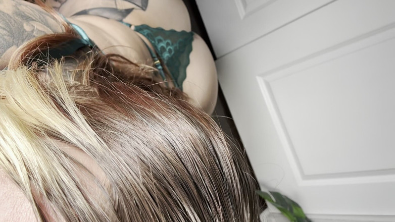 ChandlerKnight: あなたとママがポルノを作る:POVフェラチオ、ライディング、フェイシャル