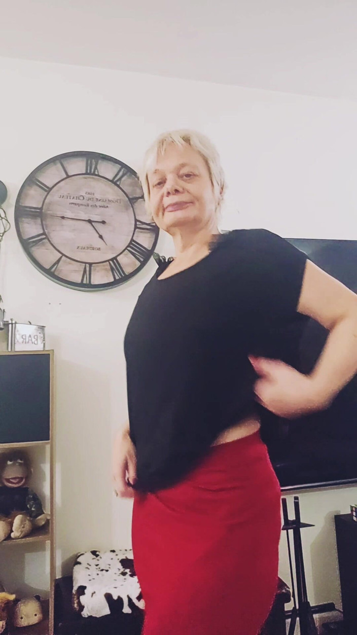 Sofy13: Svlékám se pro tebe v koženém prádle, potřebuji jen tebe.