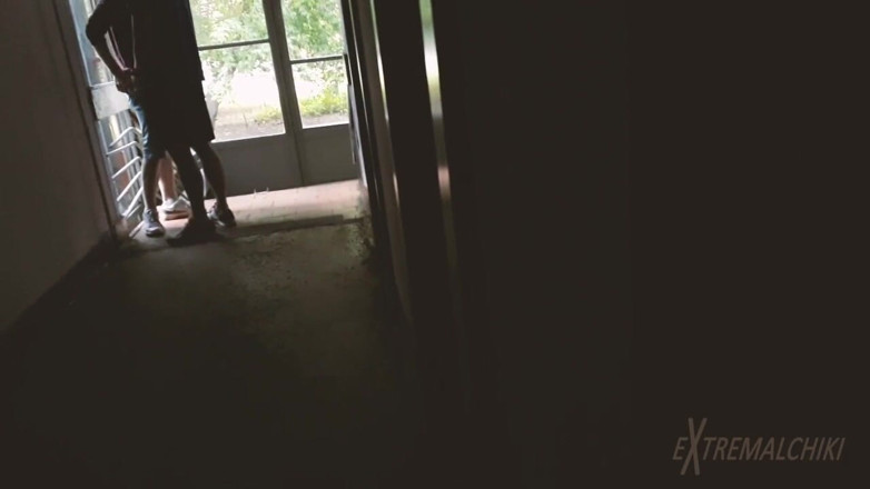 Extremalchiki: Dorm entrance twinks sex