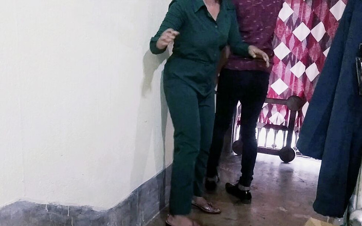 Fulki: Quando todos estavam ocupado trabalhando no escritório, ambos os membros...