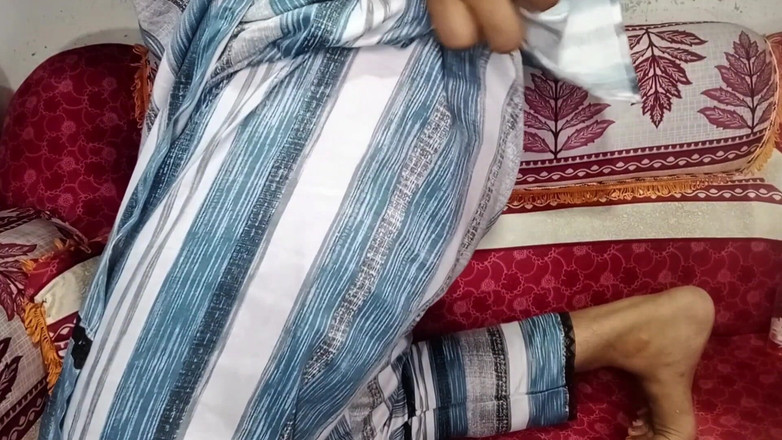 NixLeno: Acı verici anal - ev hanımı sert sikiliyor