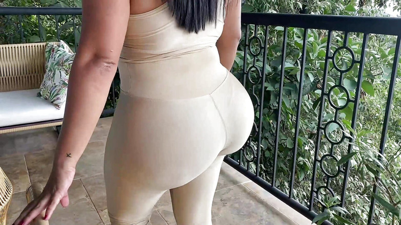 SENSESEX: 내 큰 엉덩이 계모를 글램핑에 초대하고 그녀의 보지에 두 번 사정하게 돼