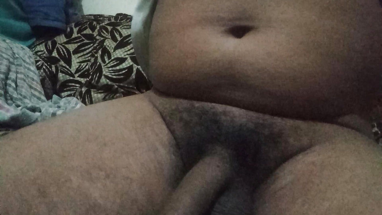 Roham: Un giovane uomo ha scosso il suo pene e rilasciato...