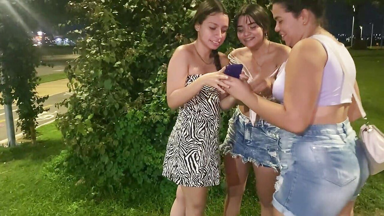 DAYANNA: Malá nevlastní sestra mého nejlepšího přítele mě chce ošukat, ukazuje...