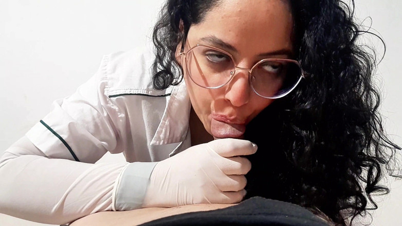 Babyluna939: Arzumu tutamıyorum ve hastamın yarağını emiyorum bölüm 1