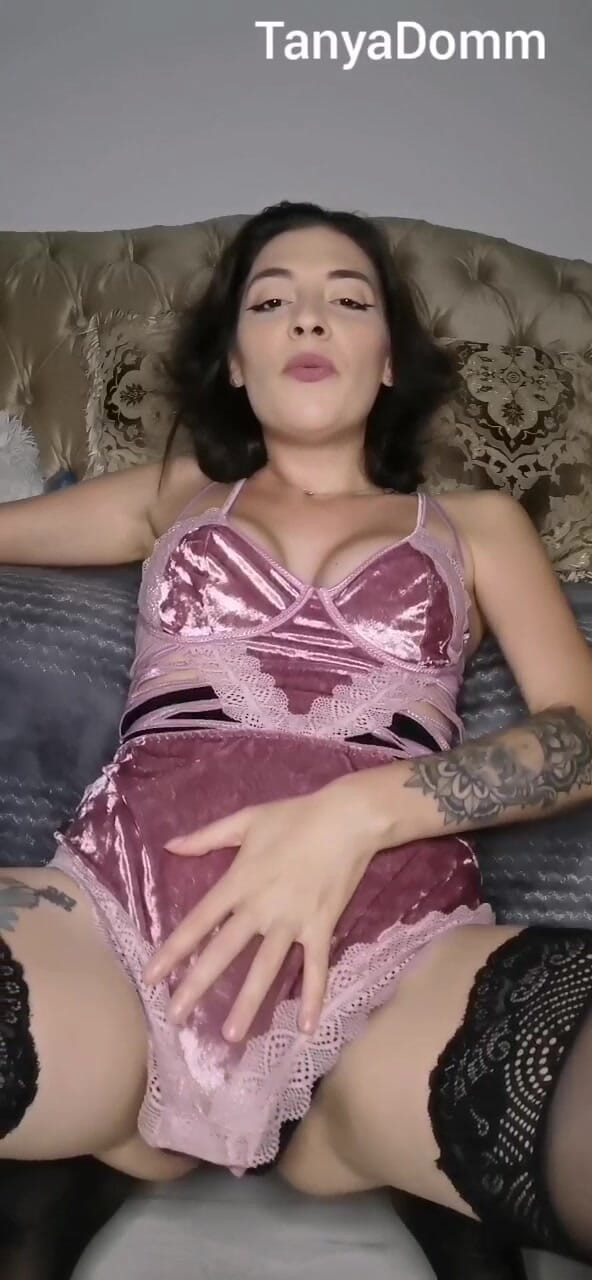 TanyaDomm: 你愿意让我和我的朋友粗暴地操你吗