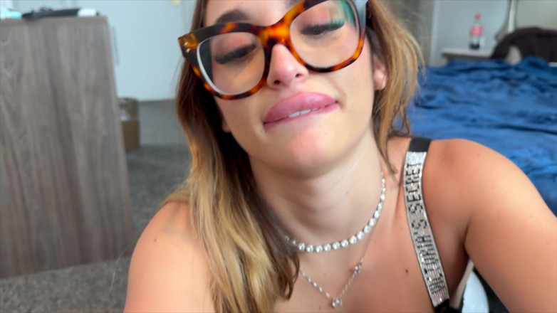 Sara Diamante: Italian Deepthroat Queen Sara Diamante 's Hard Fuck and Squirt Party