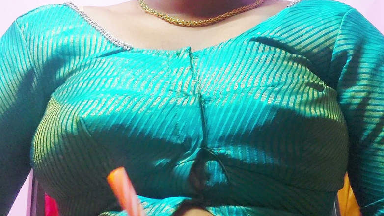 Desi Mohini: Sex incitant desi cu sora vitregă a prietenului