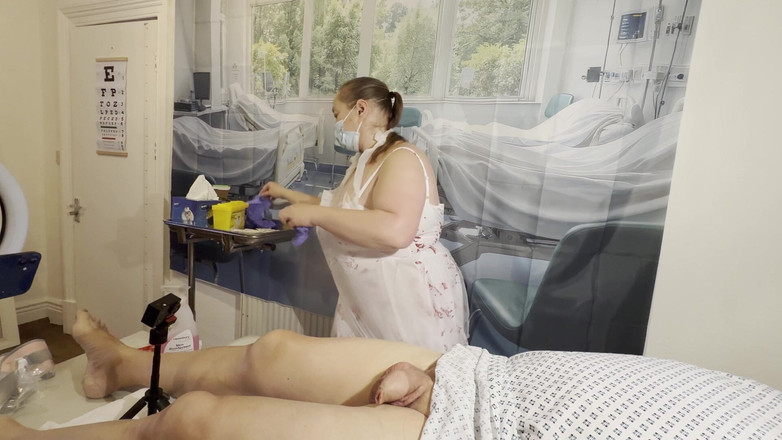 Aaexperiencesltd: Domina satana lagi asik muasin pantat bahenol pelayan setan!