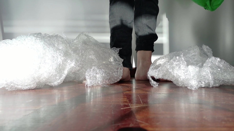 Kinky Lyrical: Barefoot Asmr Standing on Bubble Wrap