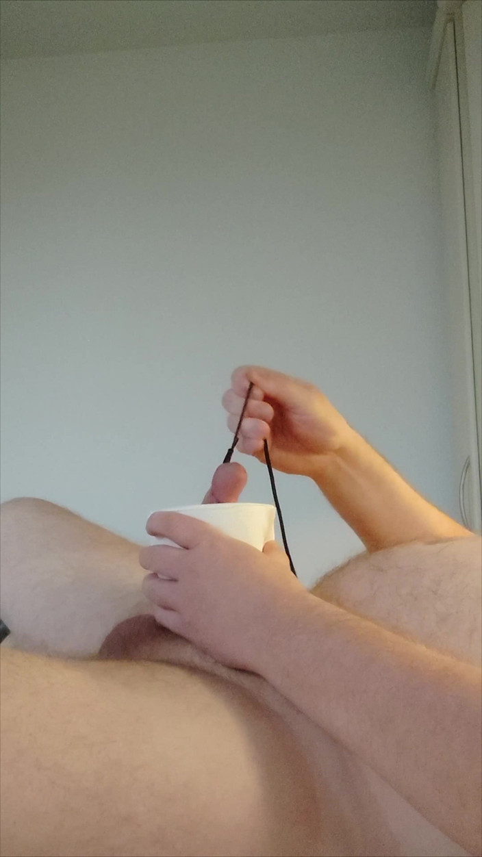 Carmen_Nylonjunge: 나일론정이 욕망 가득한 화장지 롤을 섹스하다