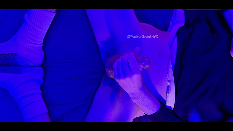 Parker Grant NYC: Potrebbe usare una mano amica... o due