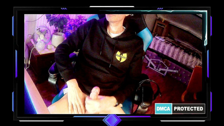 Deslumme4: Pemain tidak sengaja muncrat di wajahnya