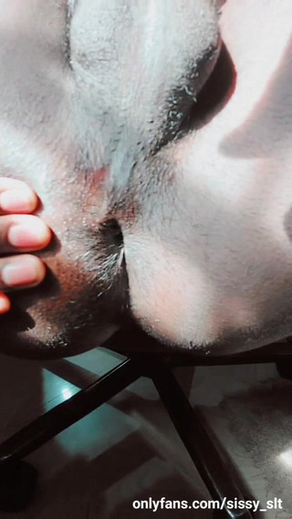 Sissy Bisexual: Winziger schwanz, femboy-körper entblößt