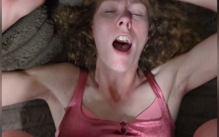 Richelle Rose: Lågvatten och knullar med söt blond Richelle Rose