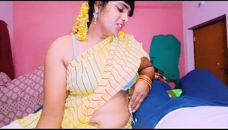 Honey lips: Indická Bhabi, nešťastná se svým manželem, požádala švagra o pomoc