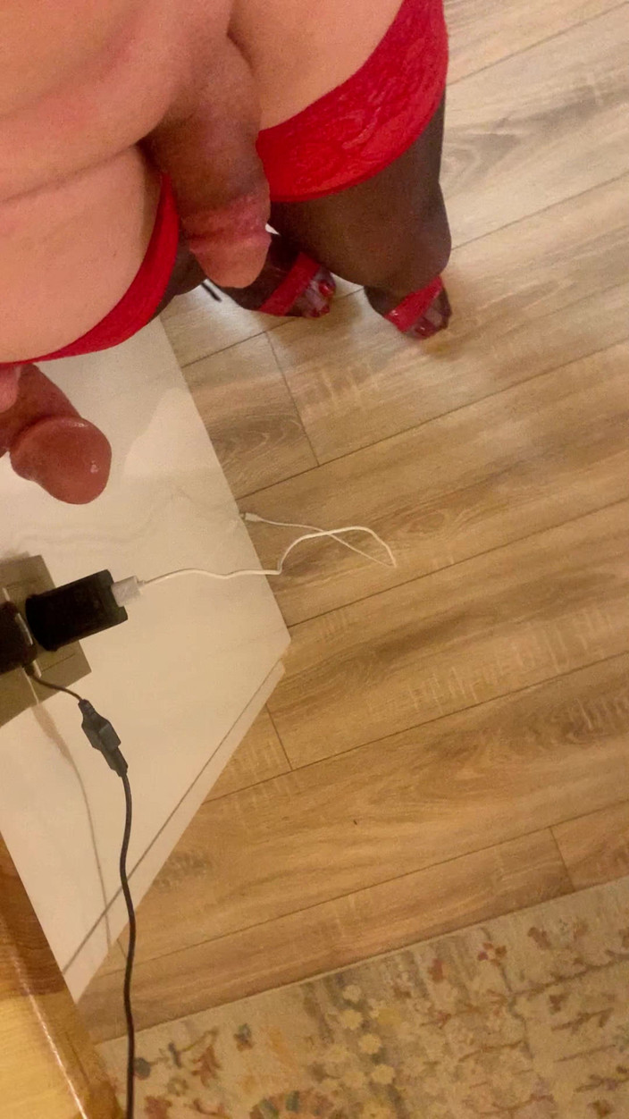 cd_aysemmm: Min styvmamma förlorade spelet och tog tag i min kuk