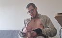 Fitguywithbigdick: Nerdy Guy with Big Dick