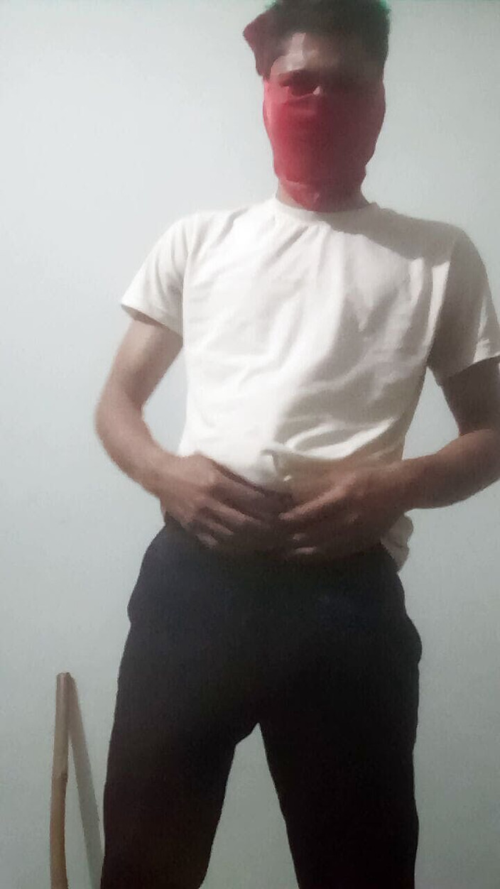 Gangbang straight: Indiano garoto nu e fazendo dedilhado em seu cu com...