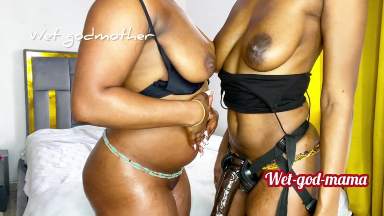 WetGodmother: Des copines se retrouvent pour une baise lesbienne sexy