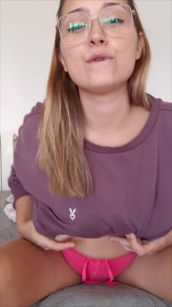 Mancheguitos: Aku pengen banget ketemu sama pacarku yang pengen banget ngentot...