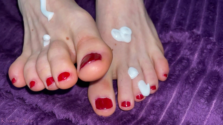 Khawal Star: Khawal mužské bílé nohy červené polské tření krém footfetish