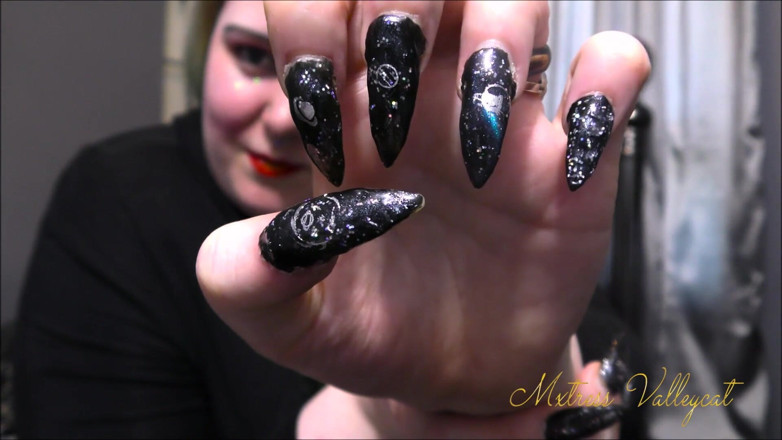 Mxtress Valleycat: Sci-Fi nails tease