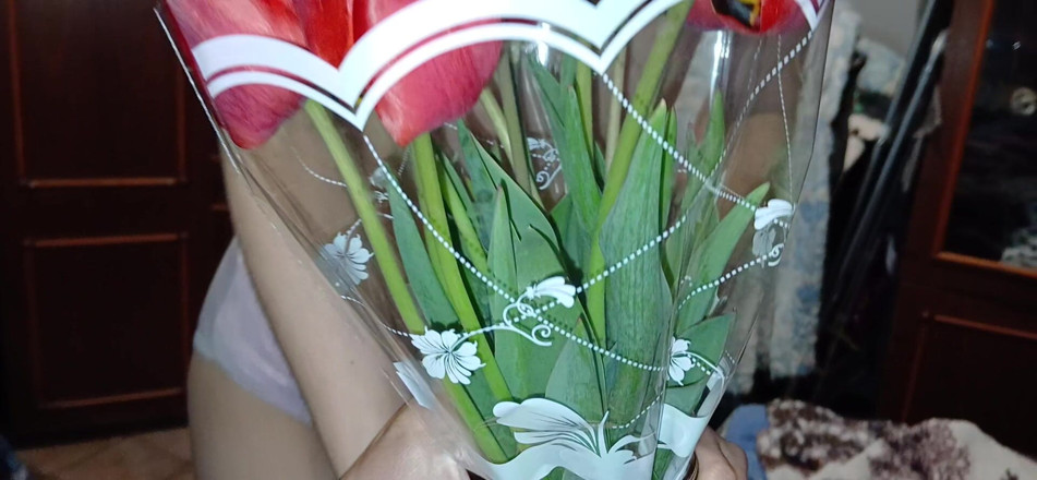 Lesbian-illusion: La mia Mattina è iniziato con un bouquet di tulipani e...
