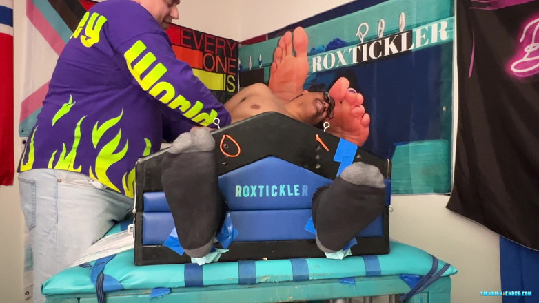 Ticklish Chubs: La primera vez del gordito Oscar