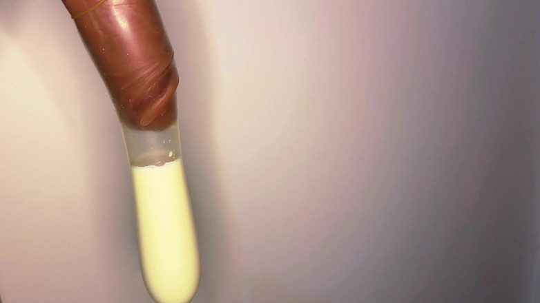 Greedy truck: Zlobivá blondýnka dostane pěkný výstřik od velkého, tlustého ptáka