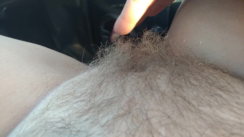 LizAngel: Has grown curls on her pubis
