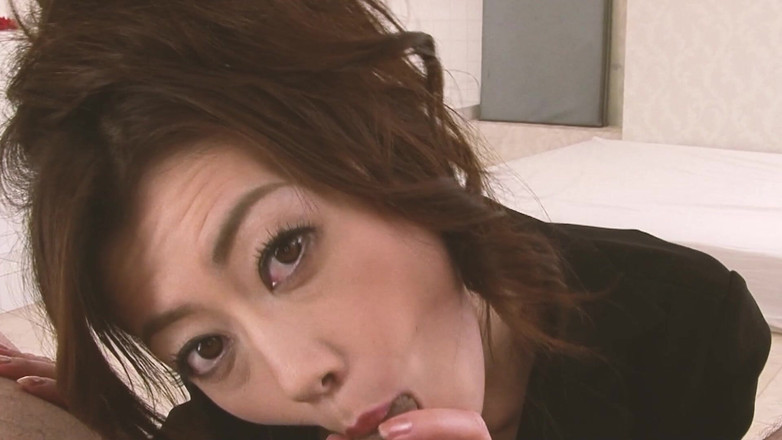 JAPAN IN LOVE: Секс-сцена с красотой японки - 4_beautiful грудастая японская женщина сосет член в ванне, пока не получит камшот на лицо