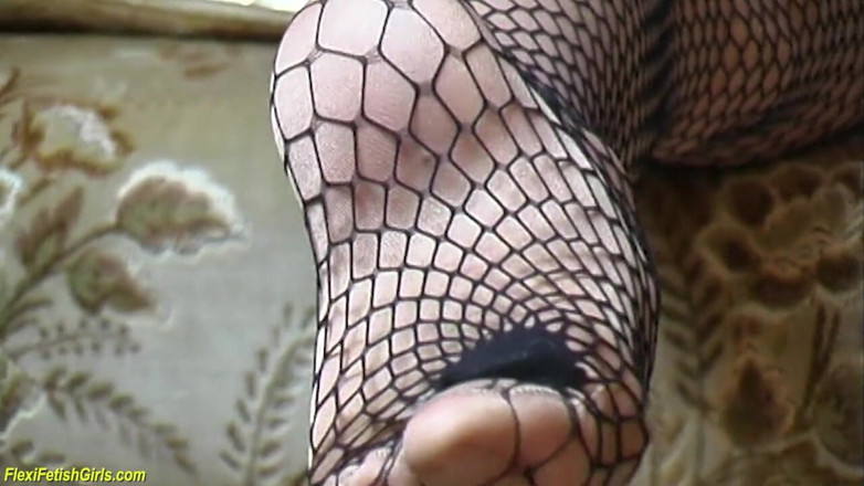 Fetish Islands: Echte flexibele meiden stripteaseshow