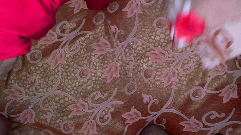 Desifilmy45: Minha madrasta foi feita prostituta pelo servo e fodida, vídeo...