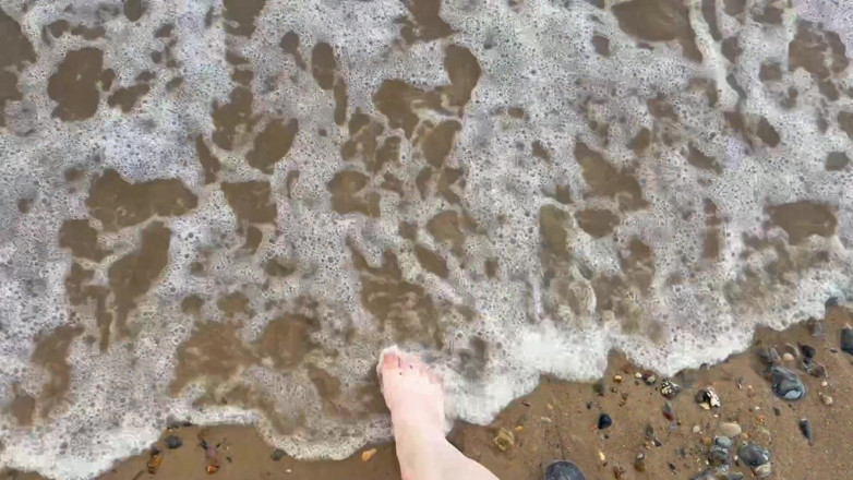 EeveeXo: Barefoot Walking on the Beach Sfw