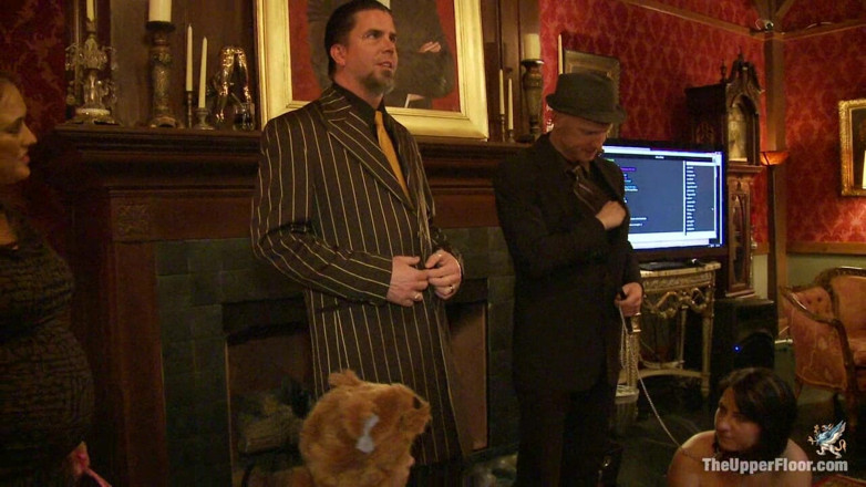 The Upper Floor by Kink: Kitty & welpenparty