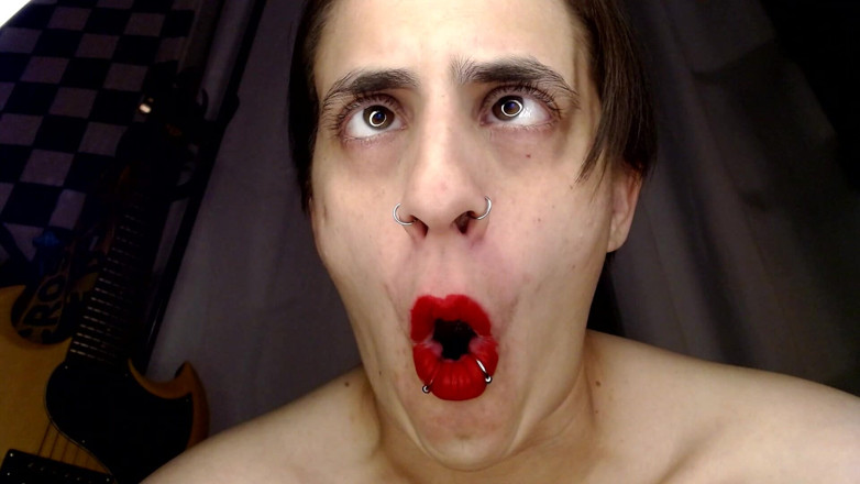 Abby Anna: Blow up Doll Red Lipstick