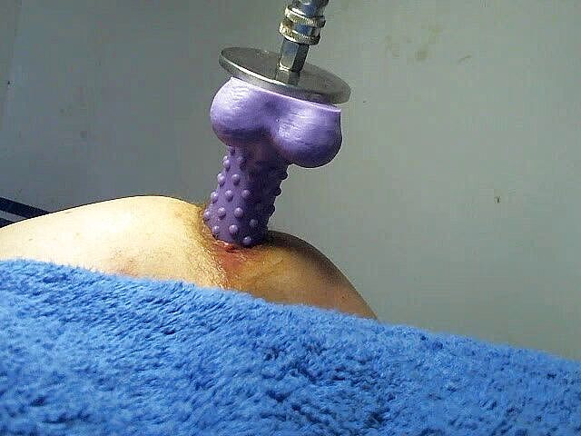 MeandI2: Mesin seks dan dildo landak 1