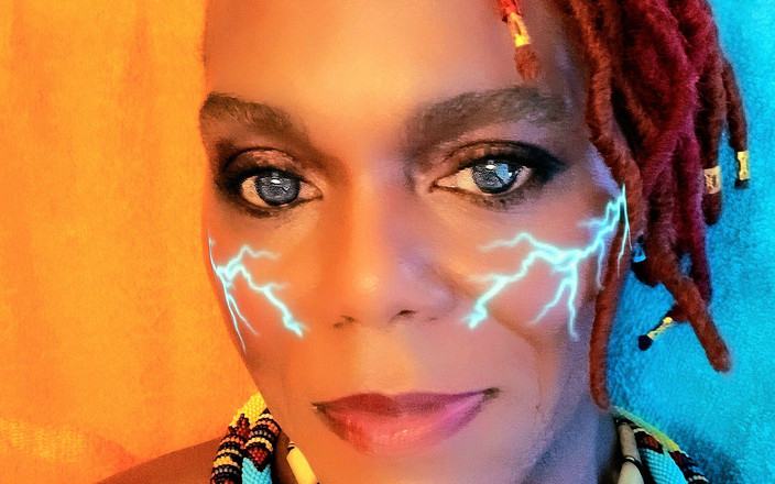 Kimbilly: Ts Kim lagi asik muasin memeknya pakai mainan seks