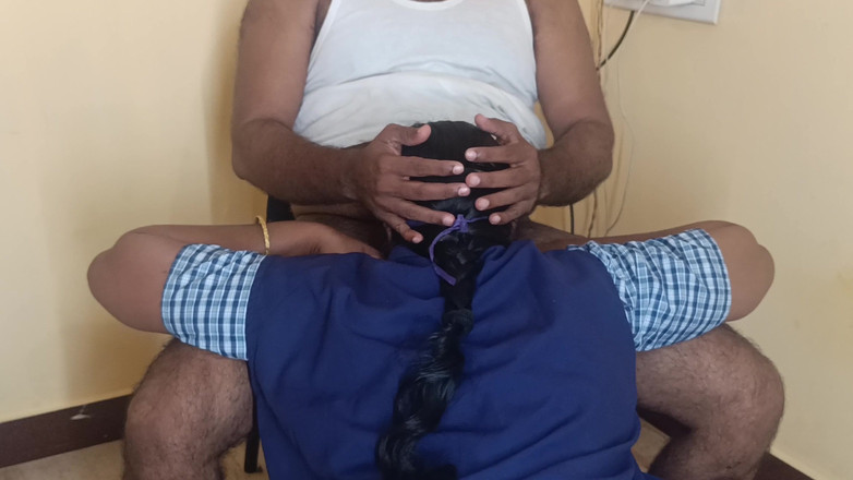 Ilakkiya: Tution大师骑乘姿势与学校一起享受制服