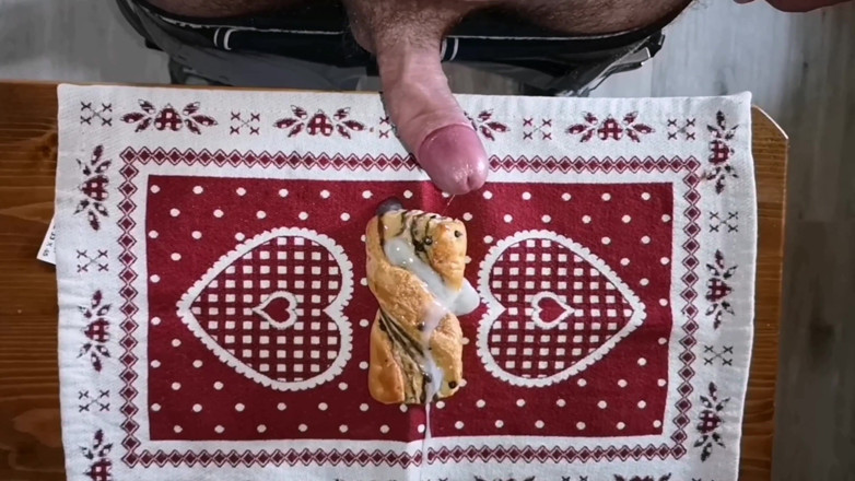 Cicci77: Cicci77 bereitet frühstück mit einer sperma-explosion zu!