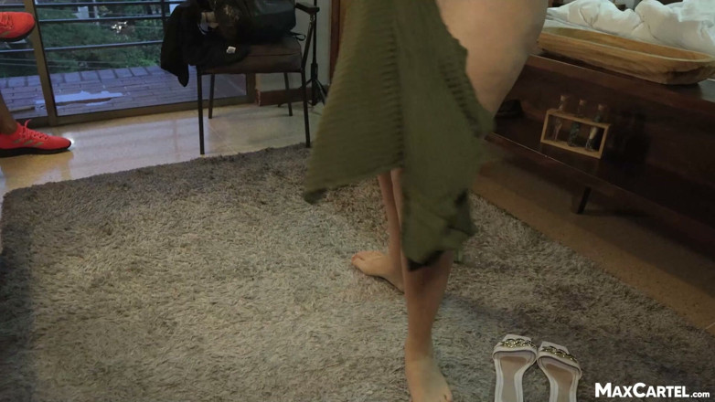 Max Cartel: Amateur-zimmermädchen mit fettem arsch kam, um meinen platz zu putzen