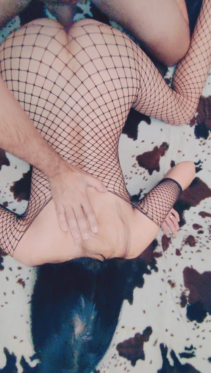 Hotlia: Sexy matura conduce lezioni di sesso con il suo giovane...