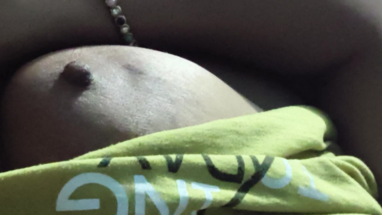 Ritu Bhabhi: 義理の妹の胸を見たばかりで、すごく素敵です!