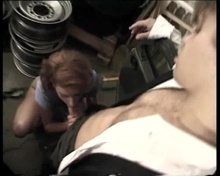 German amateur - 100% German hardcore videos: Блондинка Damsel получает камшот на лицо после принятия его в обе дырки