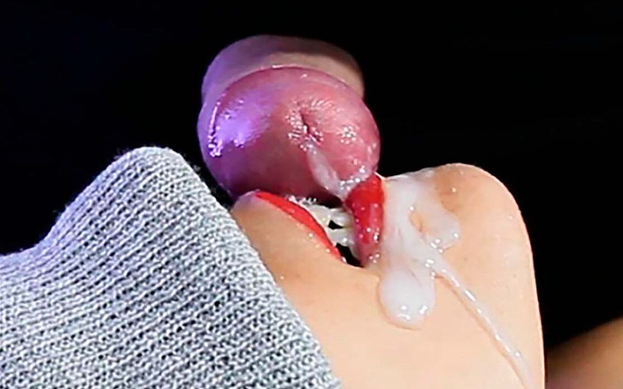 Afrodita: 最好的吃嘴射精！一个很棒的口交